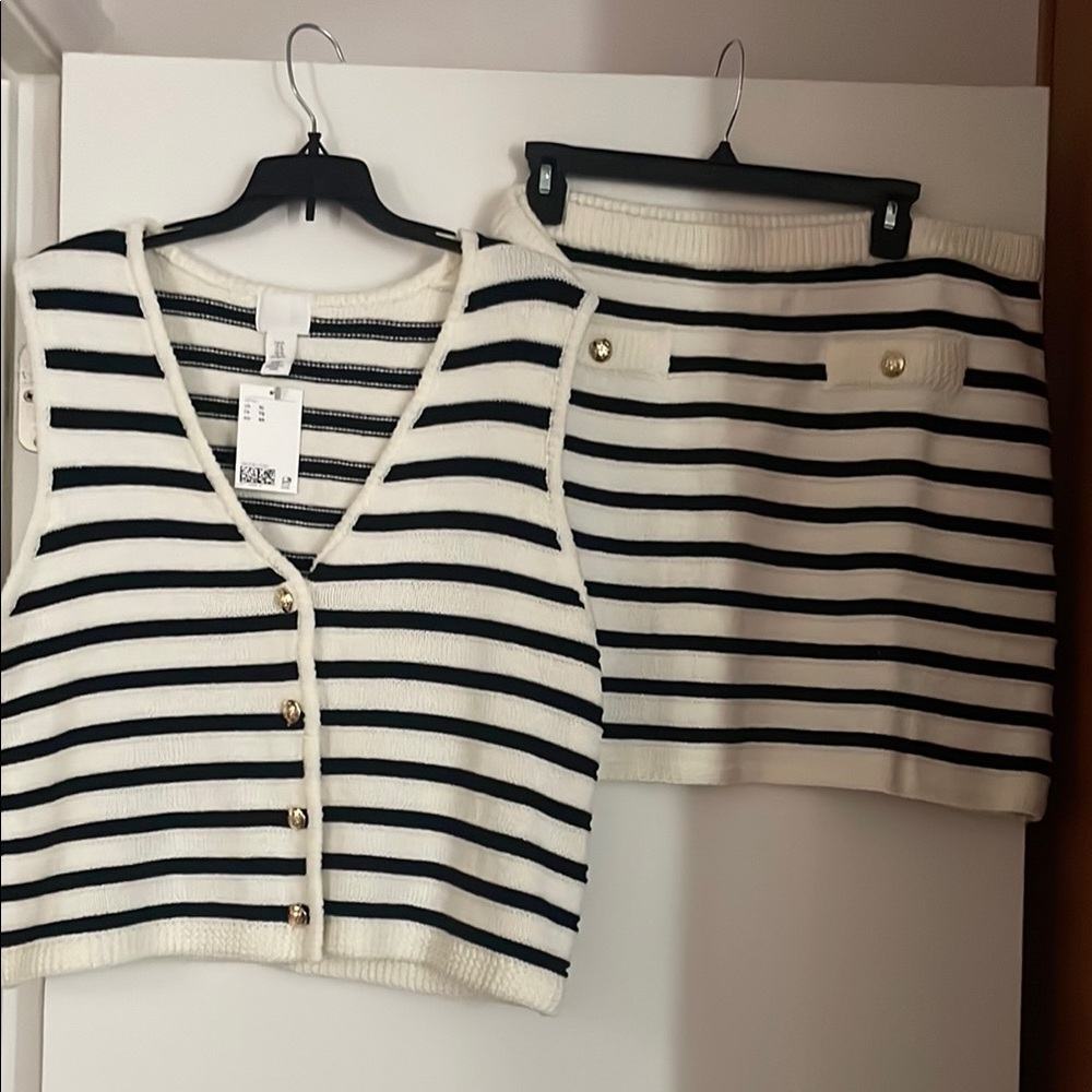 H&M Black and White Striped Top